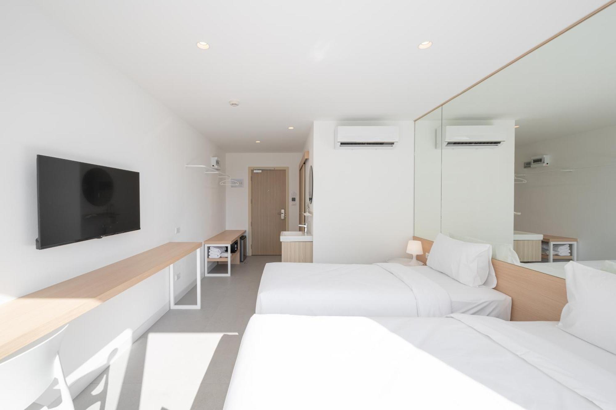 Lis Hotel Chiangmai Chiang Mai Exterior photo
